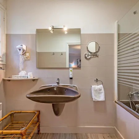 Logis De La Corniche 3* Brest